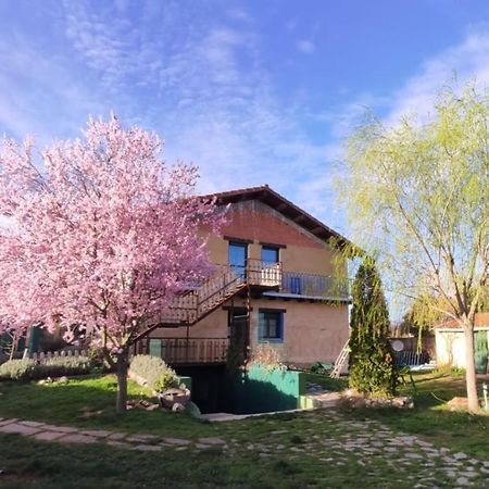 Albergue De Peregrinos Casa Flor Murias de Rechivaldo ภายนอก รูปภาพ