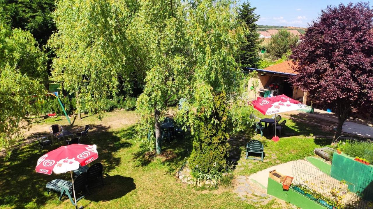 Albergue De Peregrinos Casa Flor Murias de Rechivaldo ภายนอก รูปภาพ